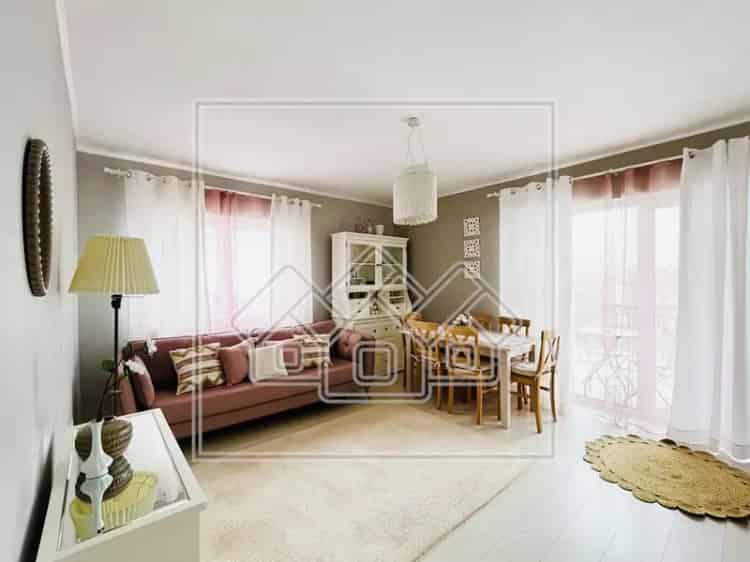 Apartament 3 camere de inchiriat Cluj - Piata Cluj