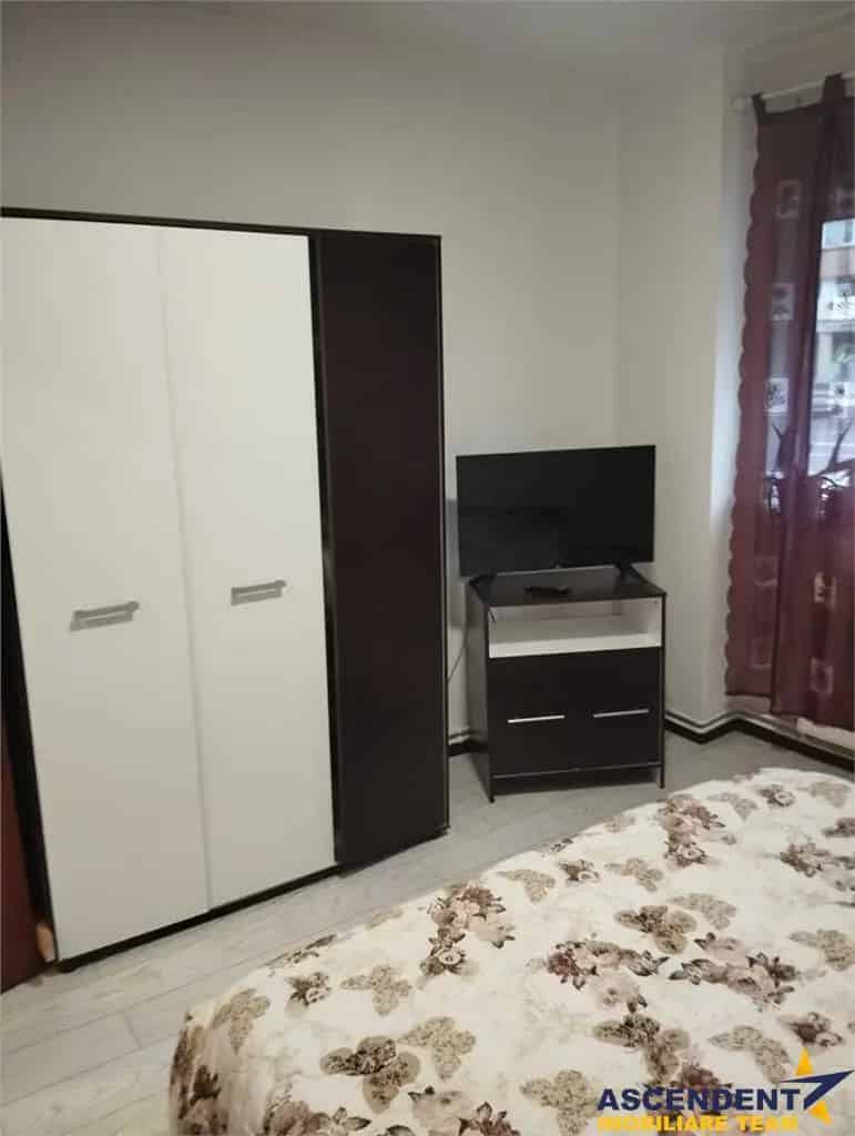 Apartament 2 camere Brasov Centru Civic vedere strada