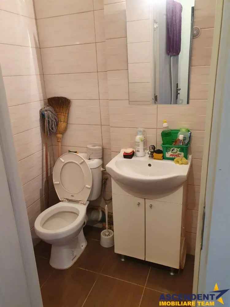 Garsoniera renovata, flexibilitate si spre schimb, Rovinari, Targu Mures.