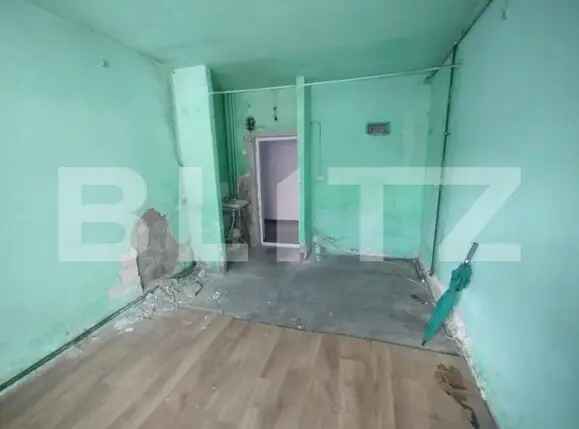 Spatiu compercial de inchiriat,renovabil,20 mp,parter,zona gari la strada