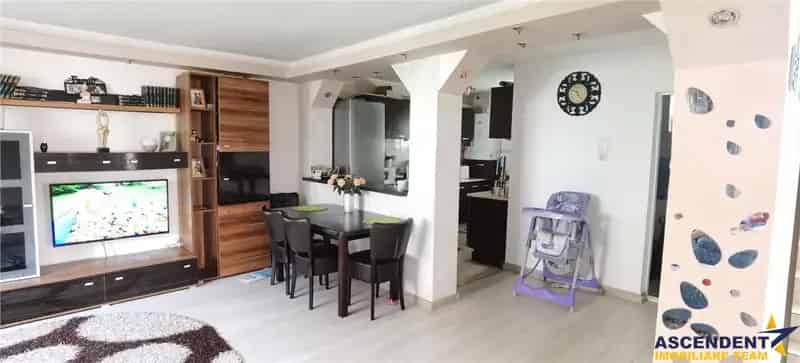 Doua case de vanzare Halchiu Brasov 1200 mp teren