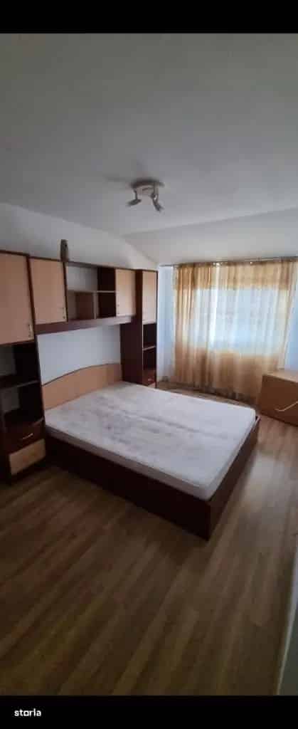 Apartament 3 camere decomandat Micro 20 Mansarda