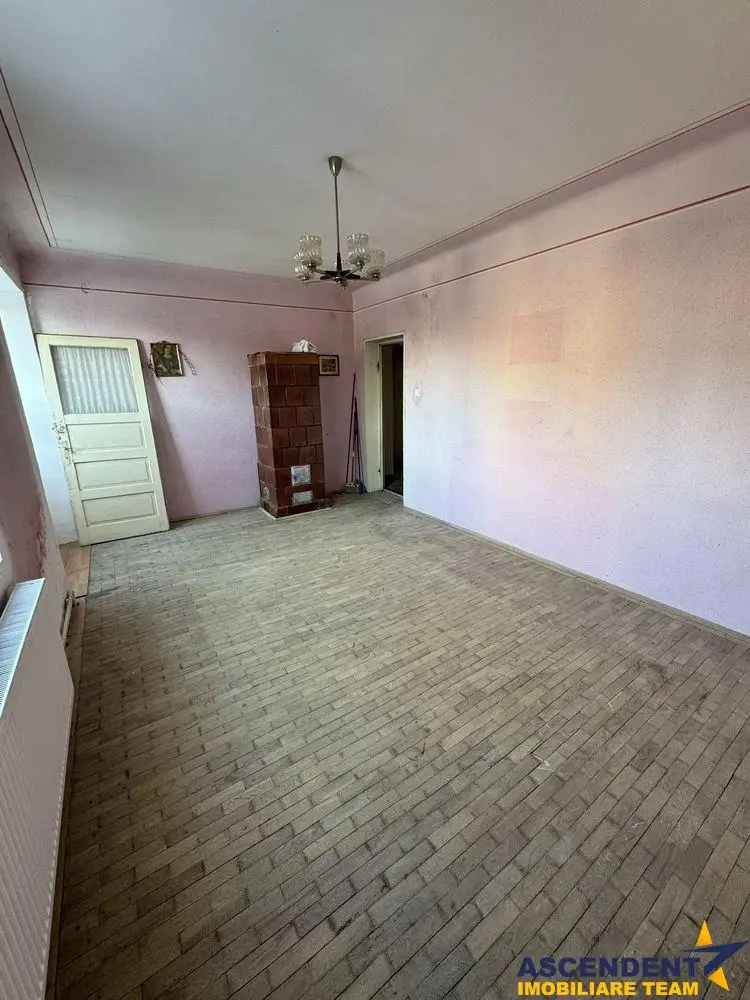 Cumparare apartamente Brasov - apartament spatios de renovat la etaj 1