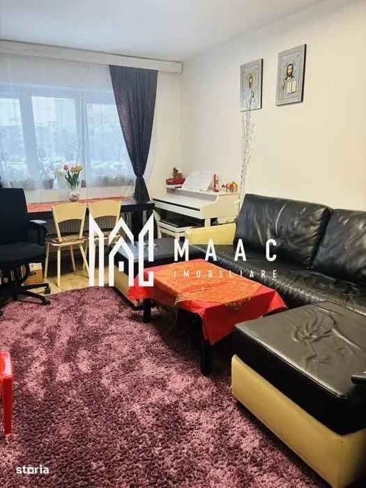 Apartament de vanzare 3 camere decomandat parter Strand