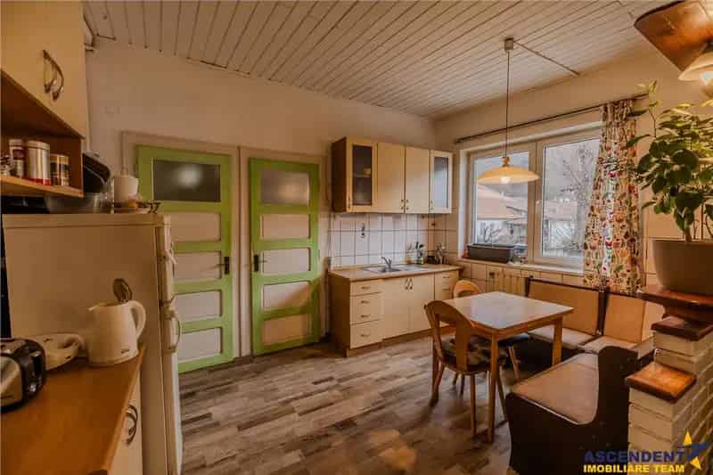 Apartament 4 Camere Centru Istoric Brasov Terasa Garaj Curte