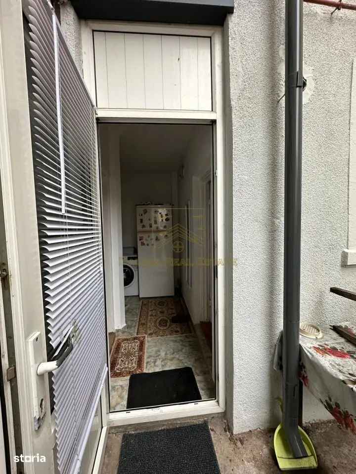 Vanzare Apartament in Vila 3 Camere Cu Curte Pe Strada Justitiei