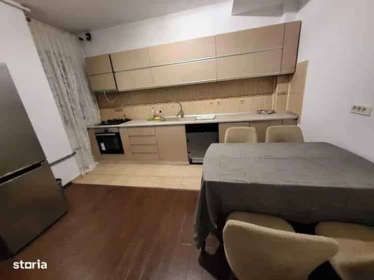 Apartament de vanzare 3 camere mobilat in Straulesti Baneasa