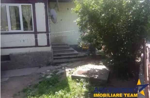 Casa Traditionala cu Spatiu Comercial langa Castelul Peles