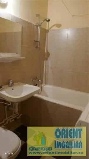 Dacia, apartament 3 camere de vanzare, etaj 2, vanzari Constanta