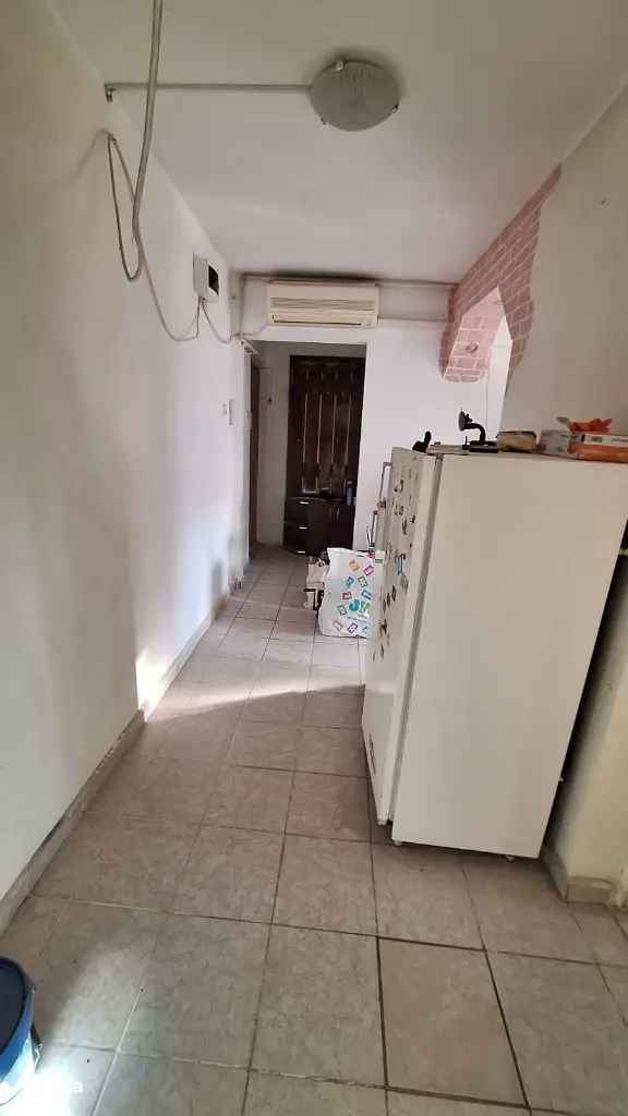 Vanzare apartamente 2 camere decomandate zona Buziasului