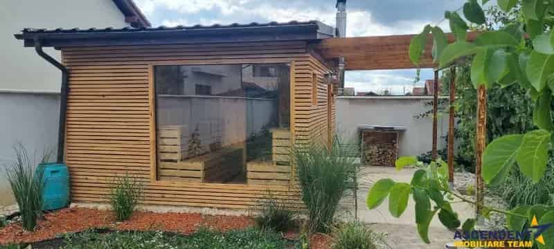 Casă renovată 282 mp Tarlungeni lângă Brașov