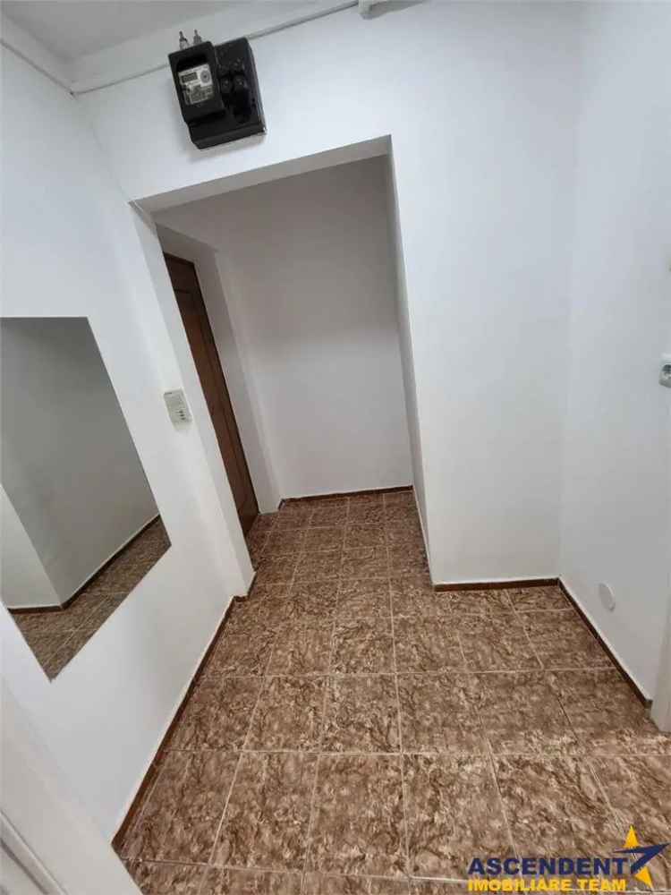 Apartament de vanzare doua camere in Florilor cu renovare moderna