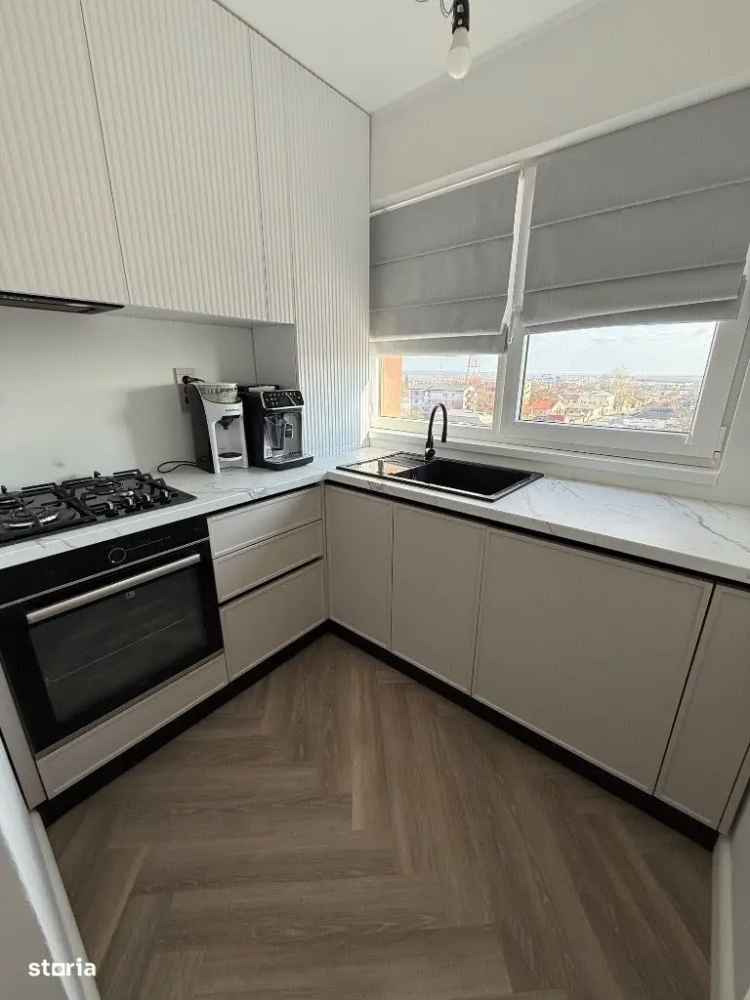 Vânzare apartament deluxe centrul orașului cu 3 AC și balcon