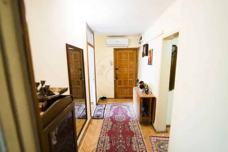 Apartament 3 camere decomandate Craiova