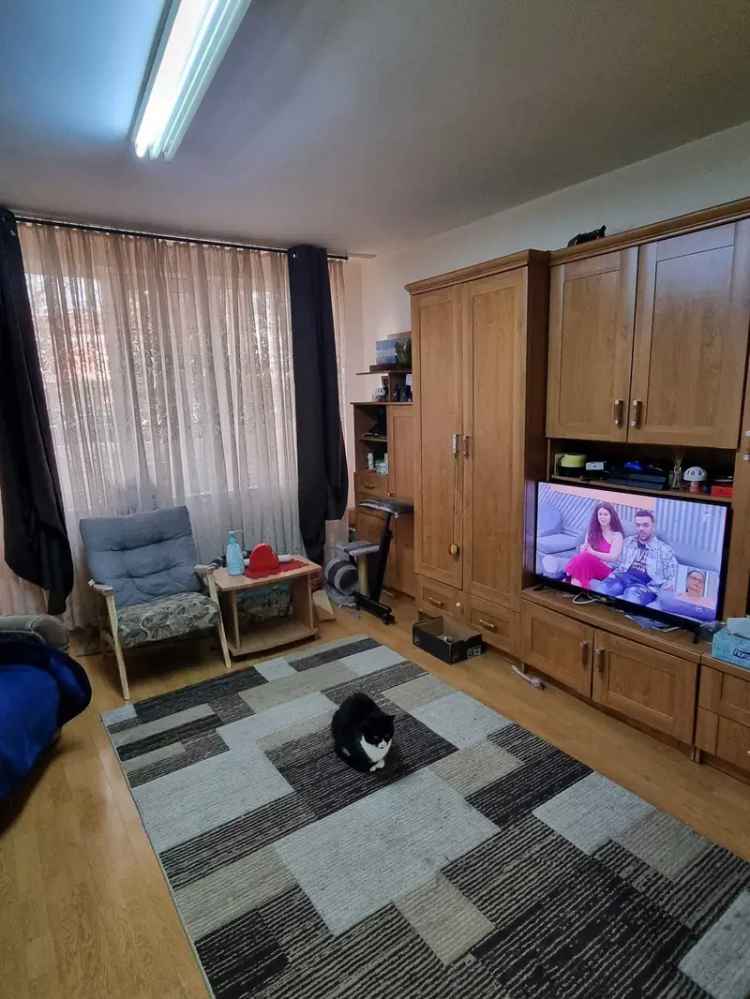 Vanzare apartament cu 3 camere decomandat in Constanta zona City Mall