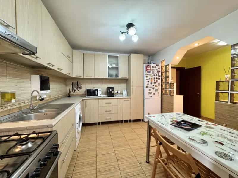 Apartament 3 Camere Rahova Decomandat Vedere Spatios