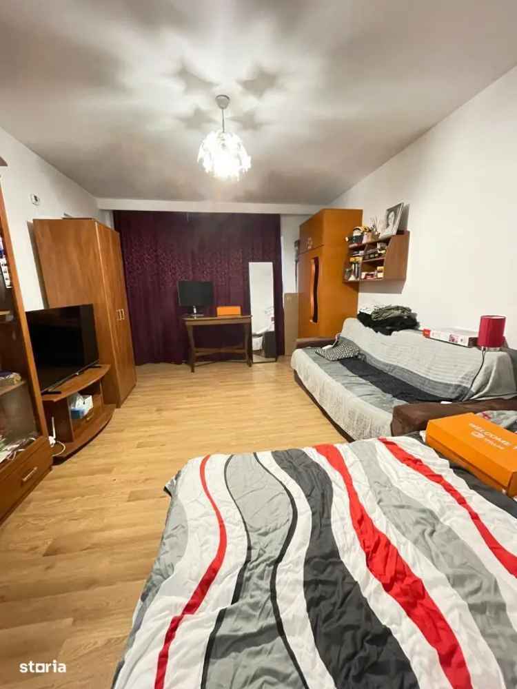 Vanzare apartamente 1 camera decomandat Podul de Fier etaj 1 centrala termica