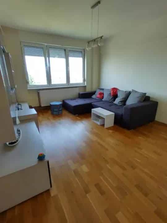 Apartament 3 Camere Central Mobilat Utilat Garaj Centrala