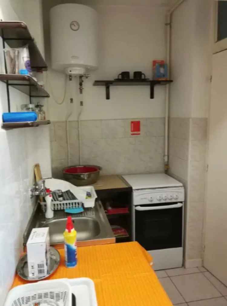 De inchiriat Garsoniera, zona Cetate. Pret inchiriere: 202 Euro/luna.