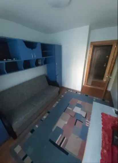 Inchiriere apartament 4 camere izolat cu parcare in apropiere