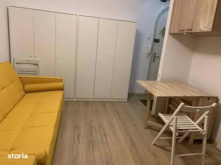 Vanzare garsoniera in vila zona Clucerului