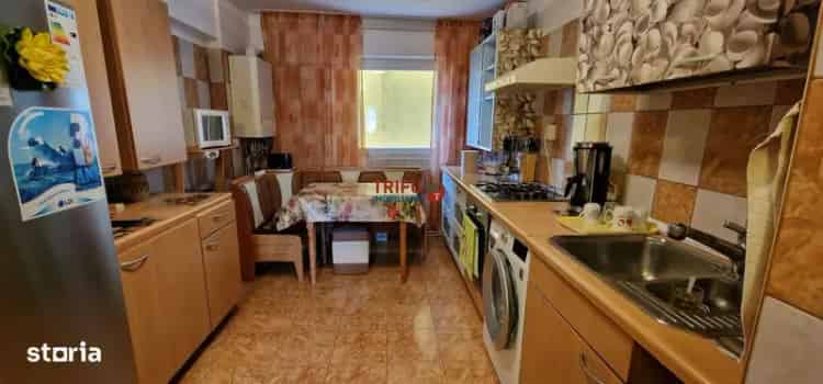 Apartament de vanzare cu 3 camere in Alba Iulia cu balcon si loc de parcare
