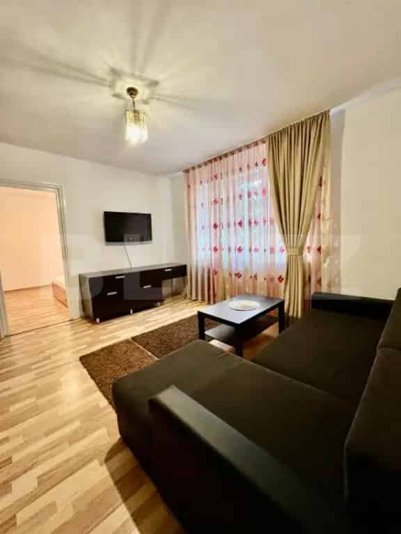 Apartament 2 camere semicentral 41mp zona strada Paris