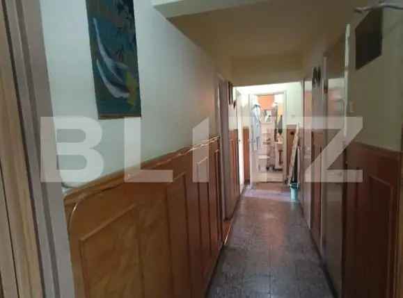 Apartament 3 camere, decomandat, et. 2, Bulevardul Cetatii