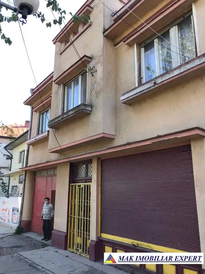 Vilă 7 camere Spațiu Comercial  Teren 950 mp Răcari Dâmbovița