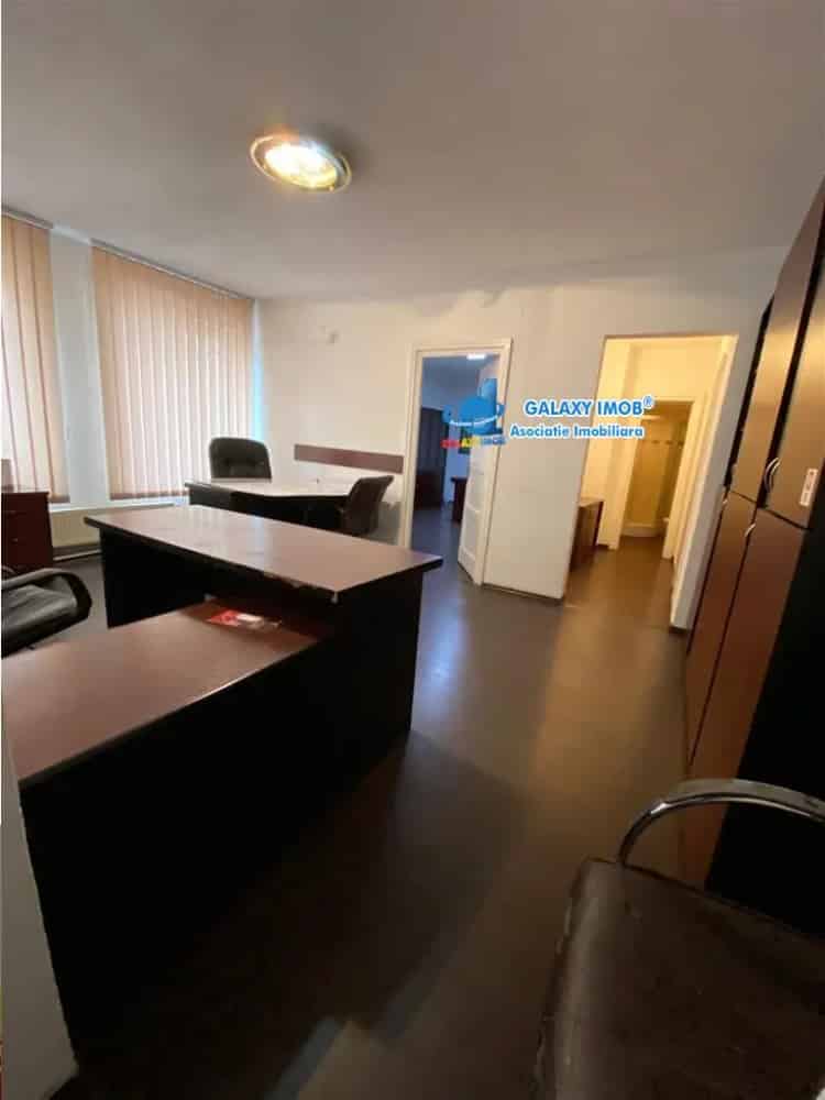 Inchiriere apartament 2 camere mobilat in Piata Romana cu birouri
