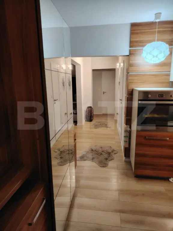 Apartament de vanzare 4 camere Tudor Bulevard 92 mp