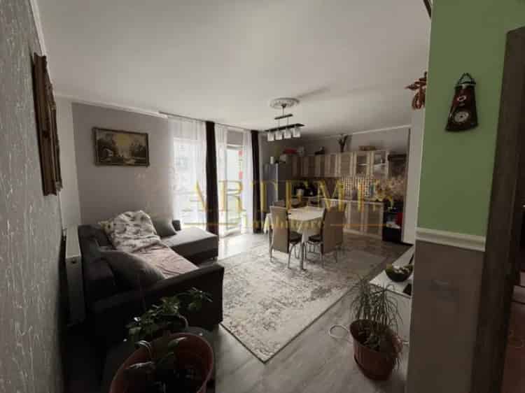 Apartament 3 camere 62 mp zona Terra - Mobilat si Utilat