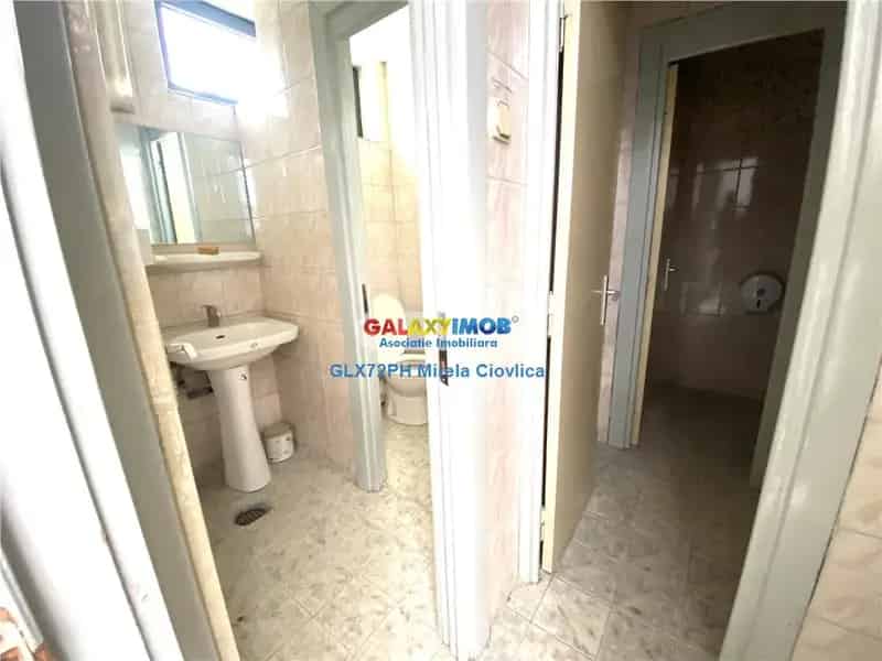 Inchiriere Cladire Birouri Spatiu Comercial Baicoi Prahova