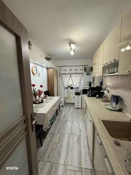 Vanzare apartament 4 camere in zona Tei cu doua balcoane