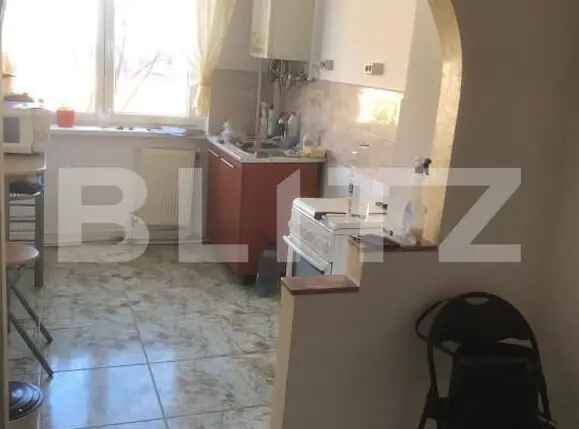 Vanzare apartament 3 camere Central cu parcaj si balcon