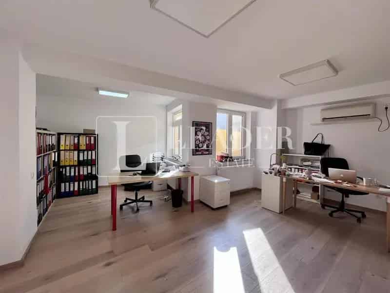 Vila 400mp Birouri Cartierul Armenesc Lift Iunie 2025