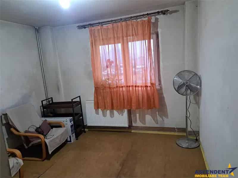 Apartament 3 camere 2 bai de vanzare