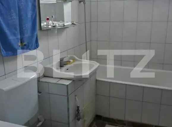 Apartament 3 camere, 68 mp, zona centrala