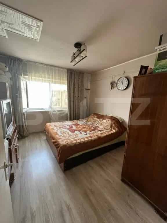 Apartament 3 camere decomandat 81mp Mihai Bravu