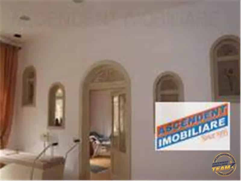 Imobil 600mp Centrul Istoric Renovata Arhitectura 1900
