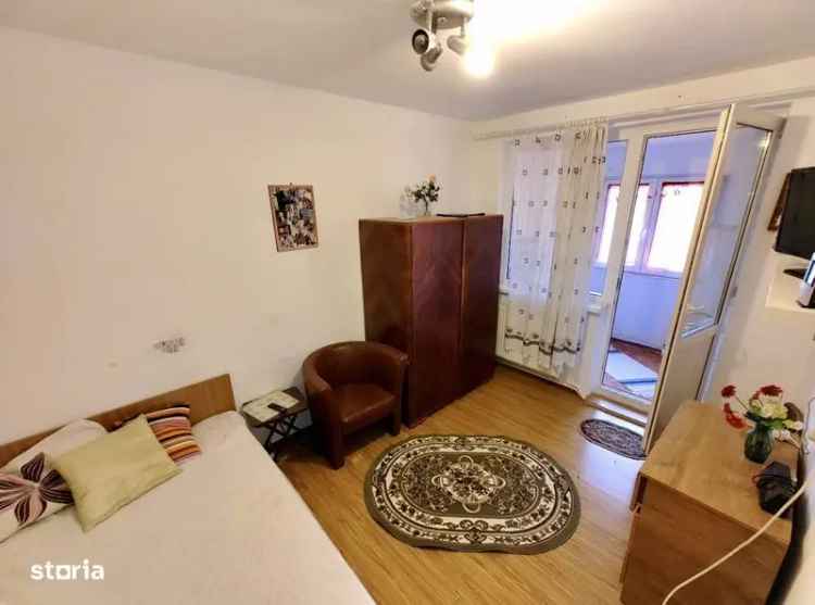 Apartament de vanzare 3 camere cu 2 balcoane pe str I. Creanga