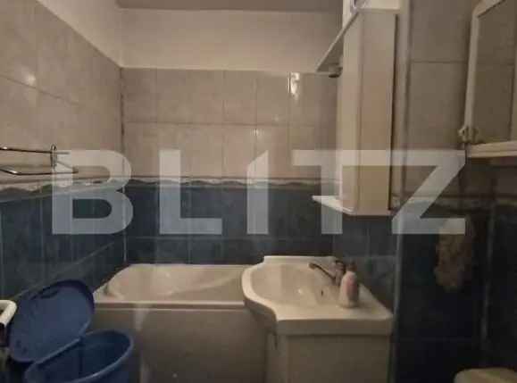 Apartament 3 camere, 72 mp, zona Micro 11