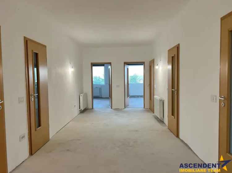 Apartament unic, curte proprie, garaj, priveliste, Central, Brasov