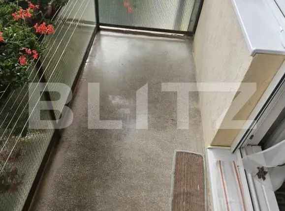 Apartament 3 camere decomandat, zona Strand