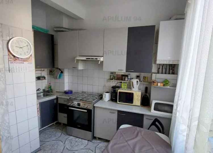 Vânzare apartament 3 camere Titulescu cu balcon și pivniță