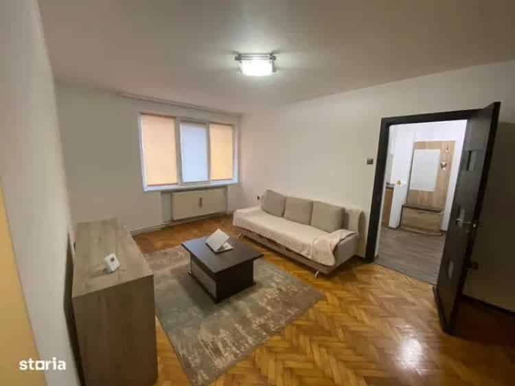 Vanzare Apartament la cheie zona 7 Noiembrie cu parcare acoperita