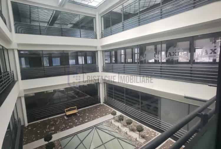 Piata Unirii, cladire de birouri in suprafete disponibile intre 380 si 1.150 mp