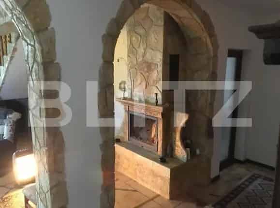 Vilă cu Conac 200mp utili 1100mp teren Târgoviște