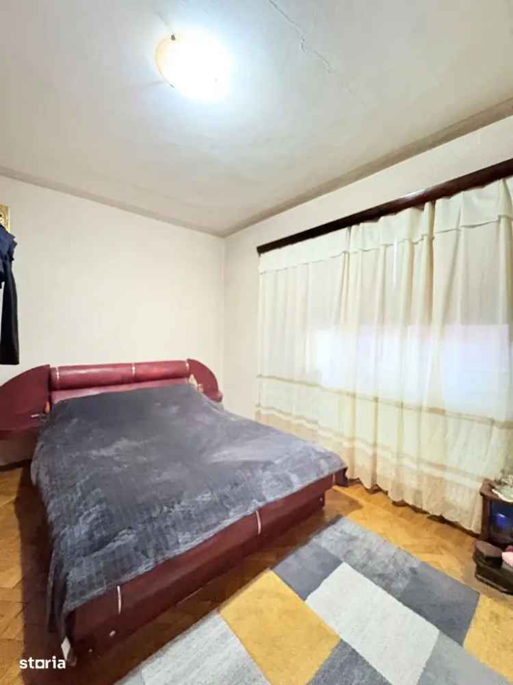 Apartament de vânzare 3 camere Zona Nord etaj 1 confortabil și liniștit