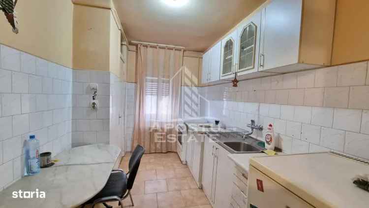 Apartament de vanzare 3 camere cu 2 bai in zona Mircea cel Batran